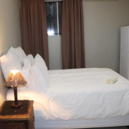 Tlelakufuma Guest House Johannesbourg Extérieur photo