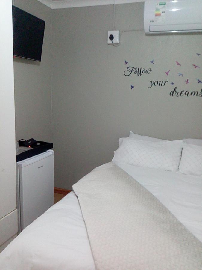 Tlelakufuma Guest House Johannesbourg Extérieur photo