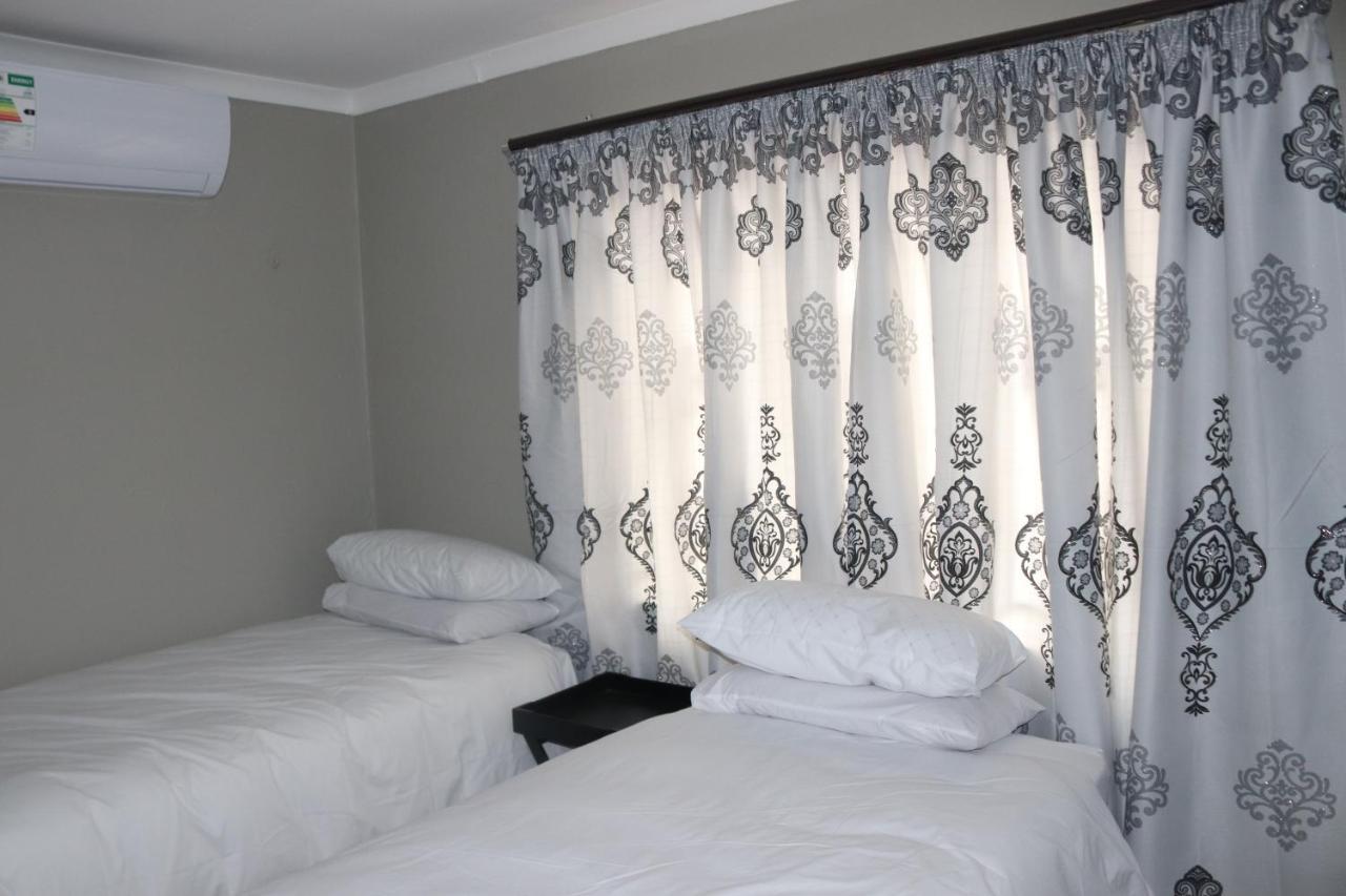 Tlelakufuma Guest House Johannesbourg Extérieur photo