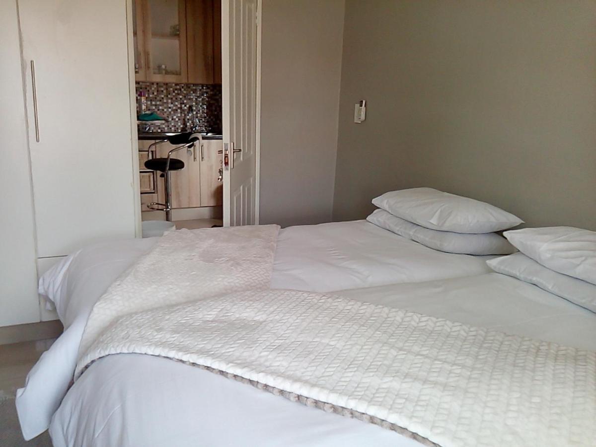 Tlelakufuma Guest House Johannesbourg Extérieur photo